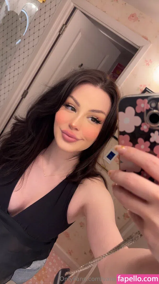 nessa.sin.official / vanessasinsofficial Onlyfans Photo Gallery 