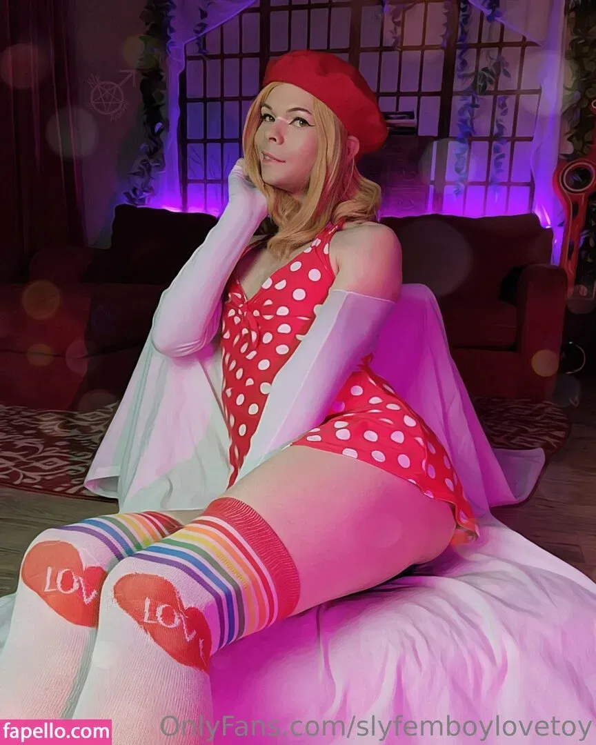 rileyystuff / slyfemboylovetoy Onlyfans Photo Gallery 