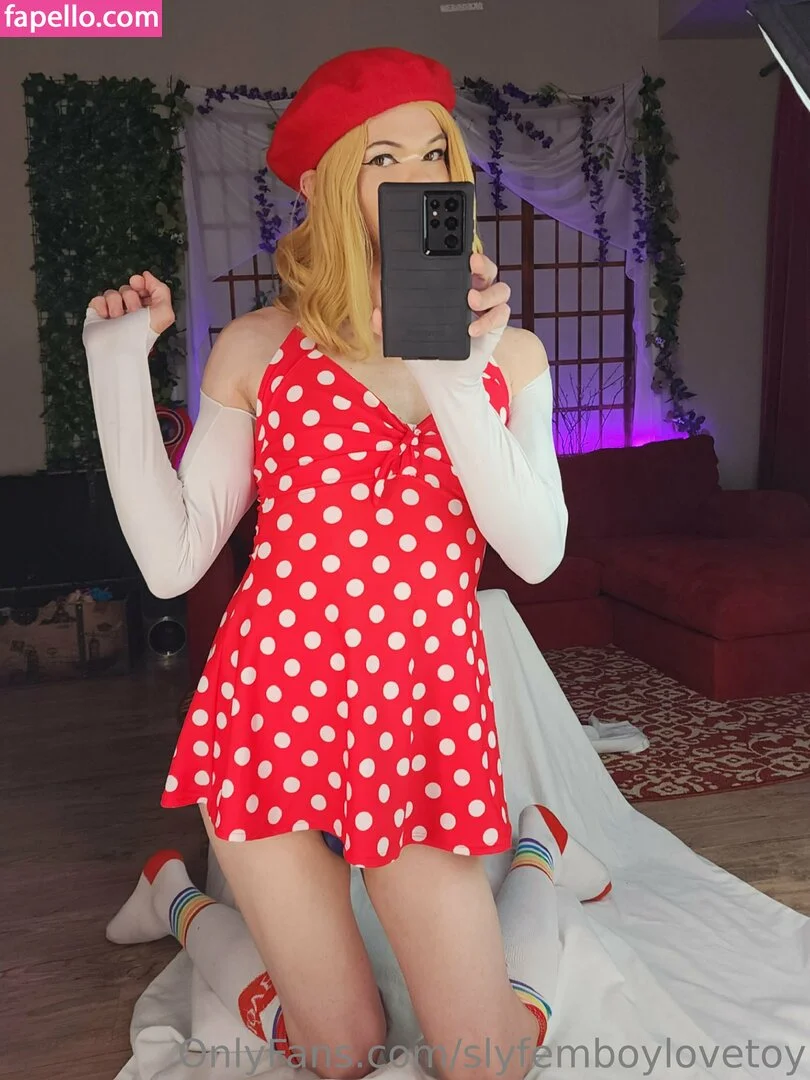 rileyystuff / slyfemboylovetoy Onlyfans Photo Gallery 