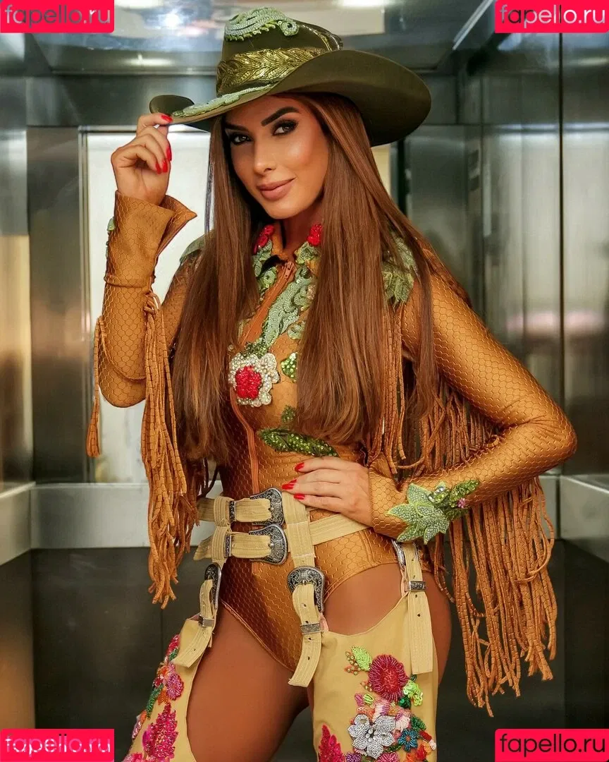 Nicole Bahls / https: / nicolebahls Onlyfans Photo Gallery 