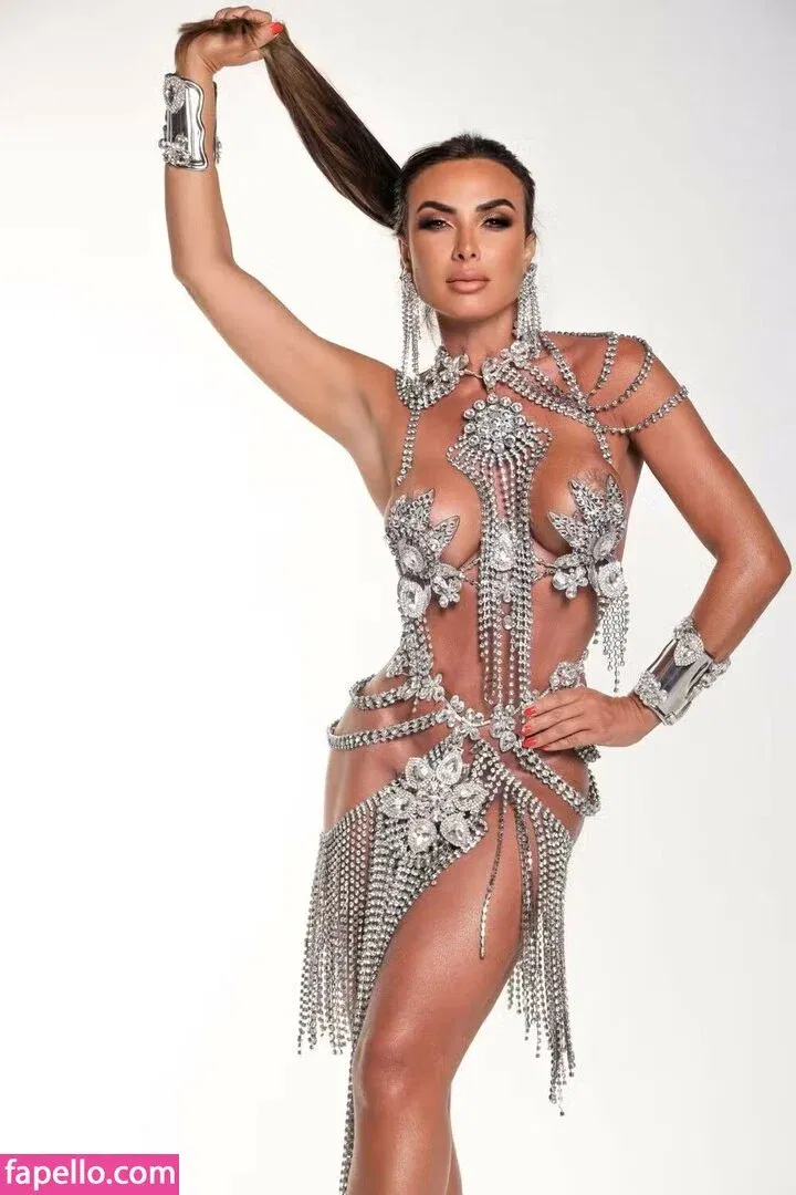 Nicole Bahls / https: / nicolebahls Onlyfans Photo Gallery 