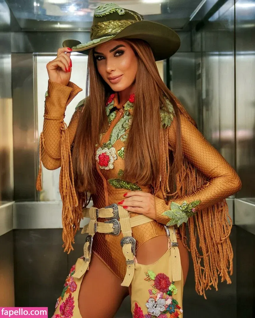 Nicole Bahls / https: / nicolebahls Onlyfans Photo Gallery 