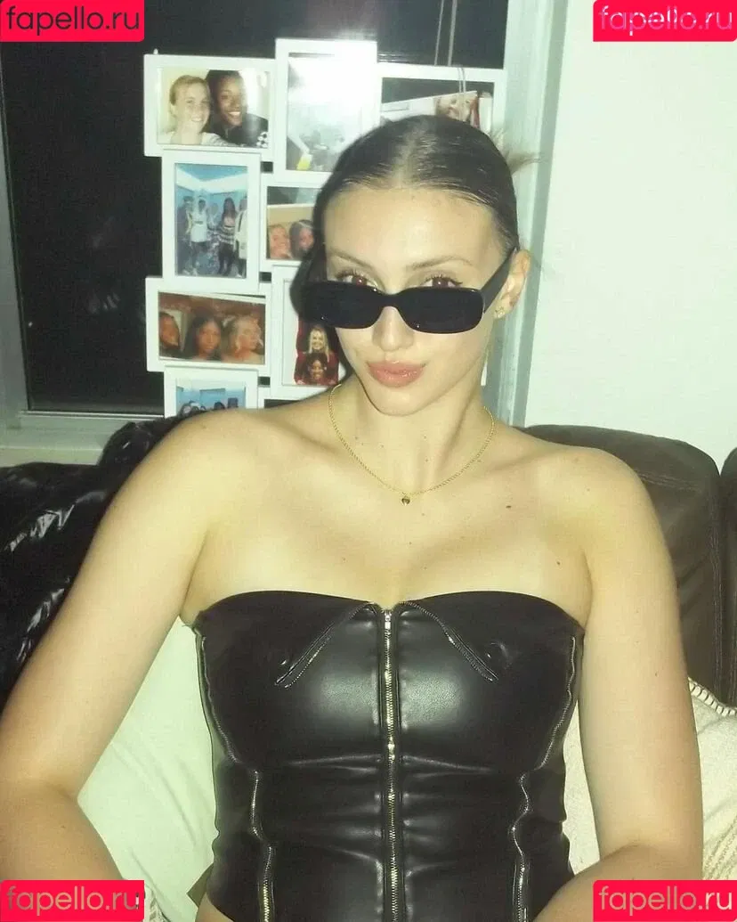 Anna Smrek / anna_smrekk / annasmrek Onlyfans Photo Gallery 