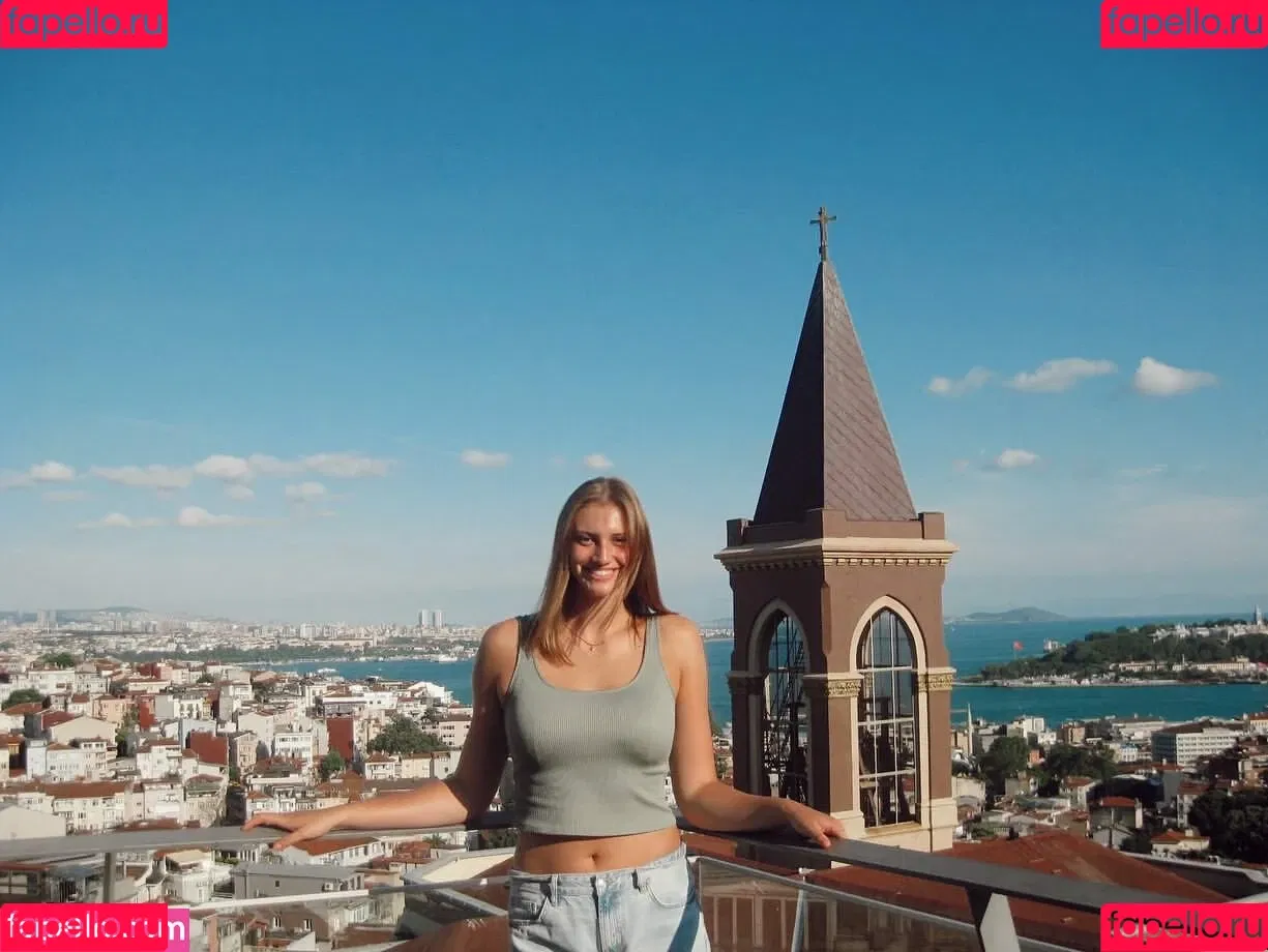 Anna Smrek / anna_smrekk / annasmrek Onlyfans Photo Gallery 