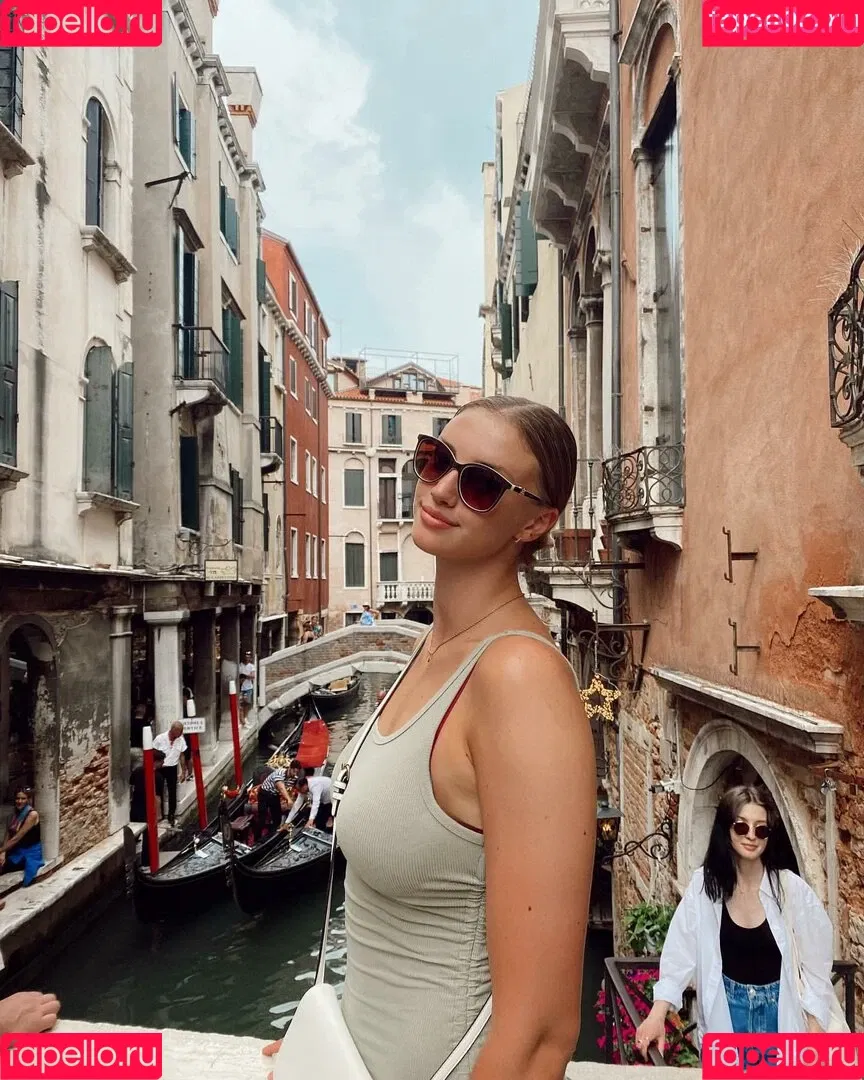 Anna Smrek / anna_smrekk / annasmrek Onlyfans Photo Gallery 