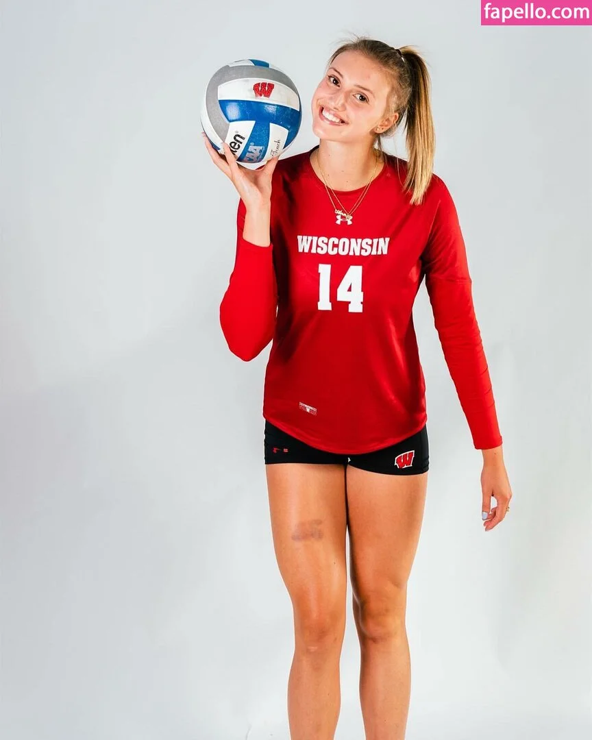 Anna Smrek / anna_smrekk / annasmrek Onlyfans Photo Gallery 