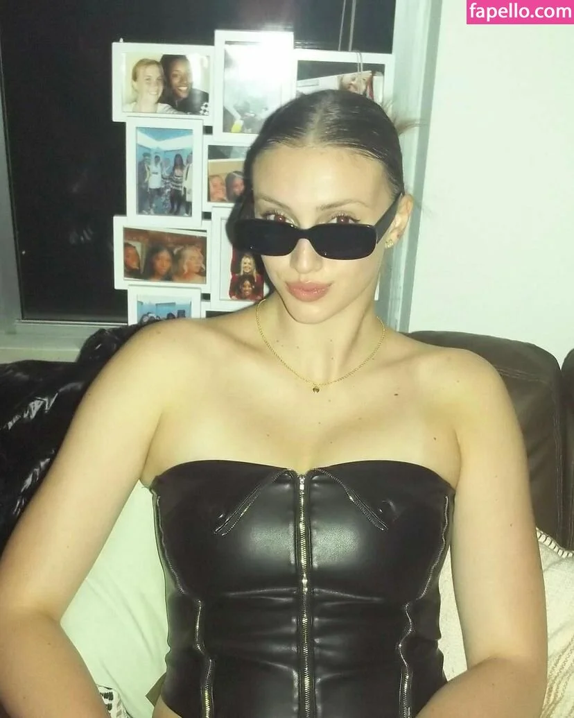 Anna Smrek / anna_smrekk / annasmrek Onlyfans Photo Gallery 