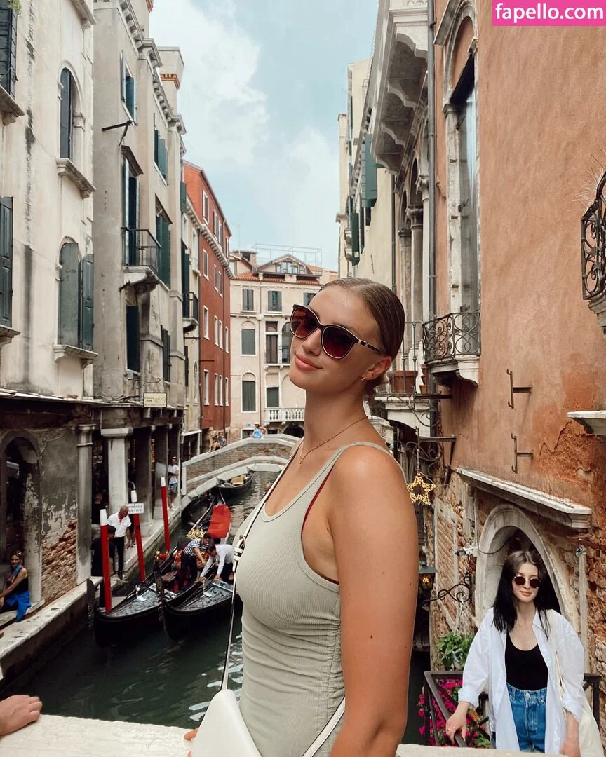 Anna Smrek / anna_smrekk / annasmrek Onlyfans Photo Gallery 