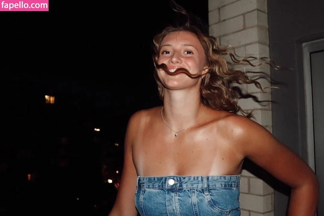 Anna Smrek / anna_smrekk / annasmrek Onlyfans Photo Gallery 