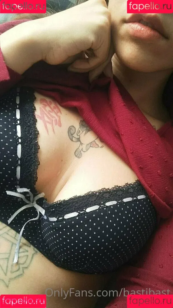 Basti / basti_rap_channel / bastibast Onlyfans Photo Gallery 