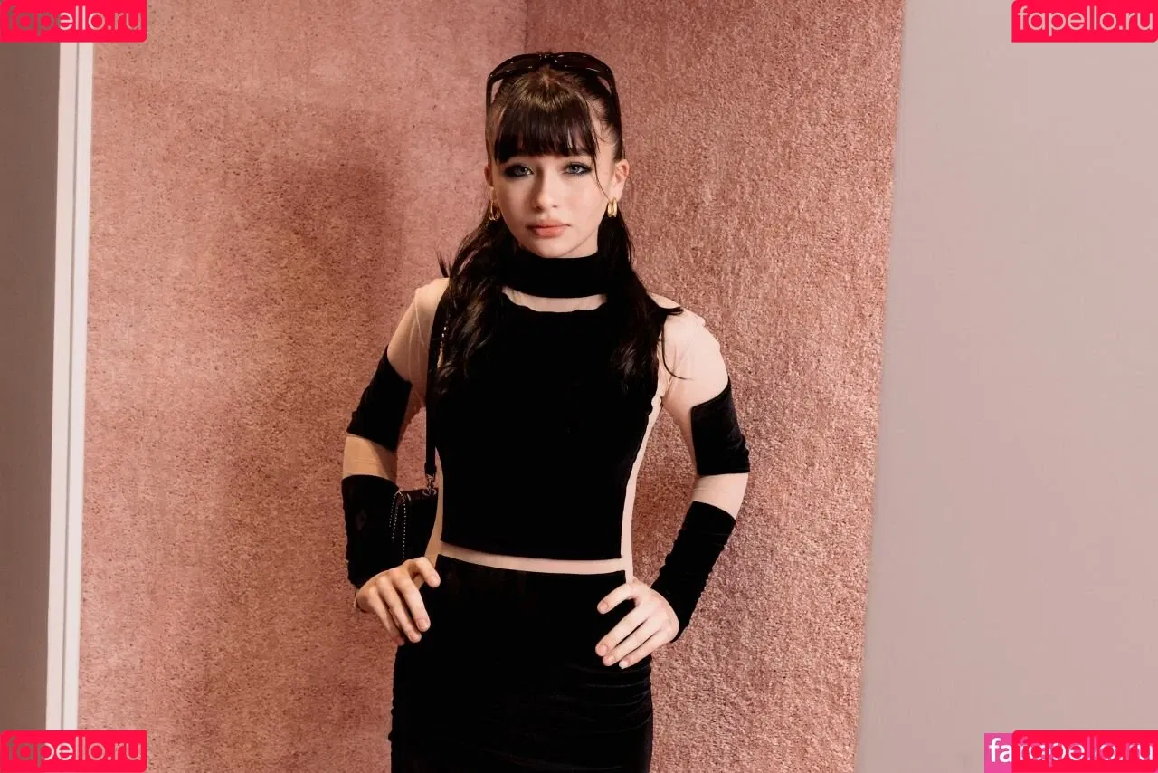 Malina Weissman / malinaweissman Onlyfans Photo Gallery 