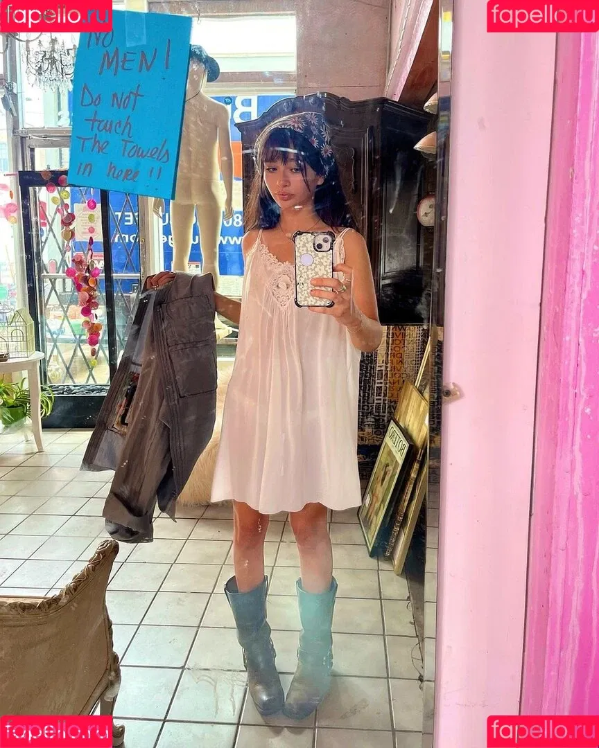Malina Weissman / malinaweissman Onlyfans Photo Gallery 
