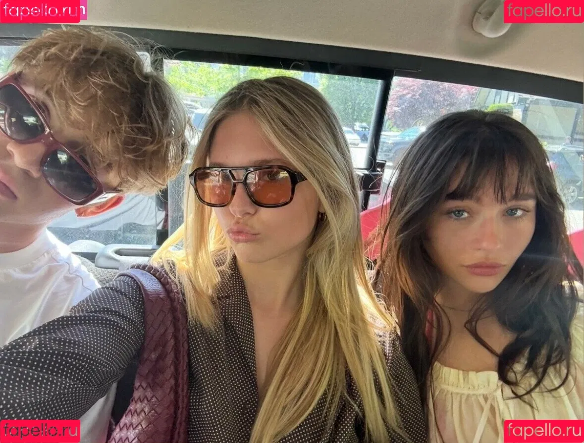 Malina Weissman / malinaweissman Onlyfans Photo Gallery 