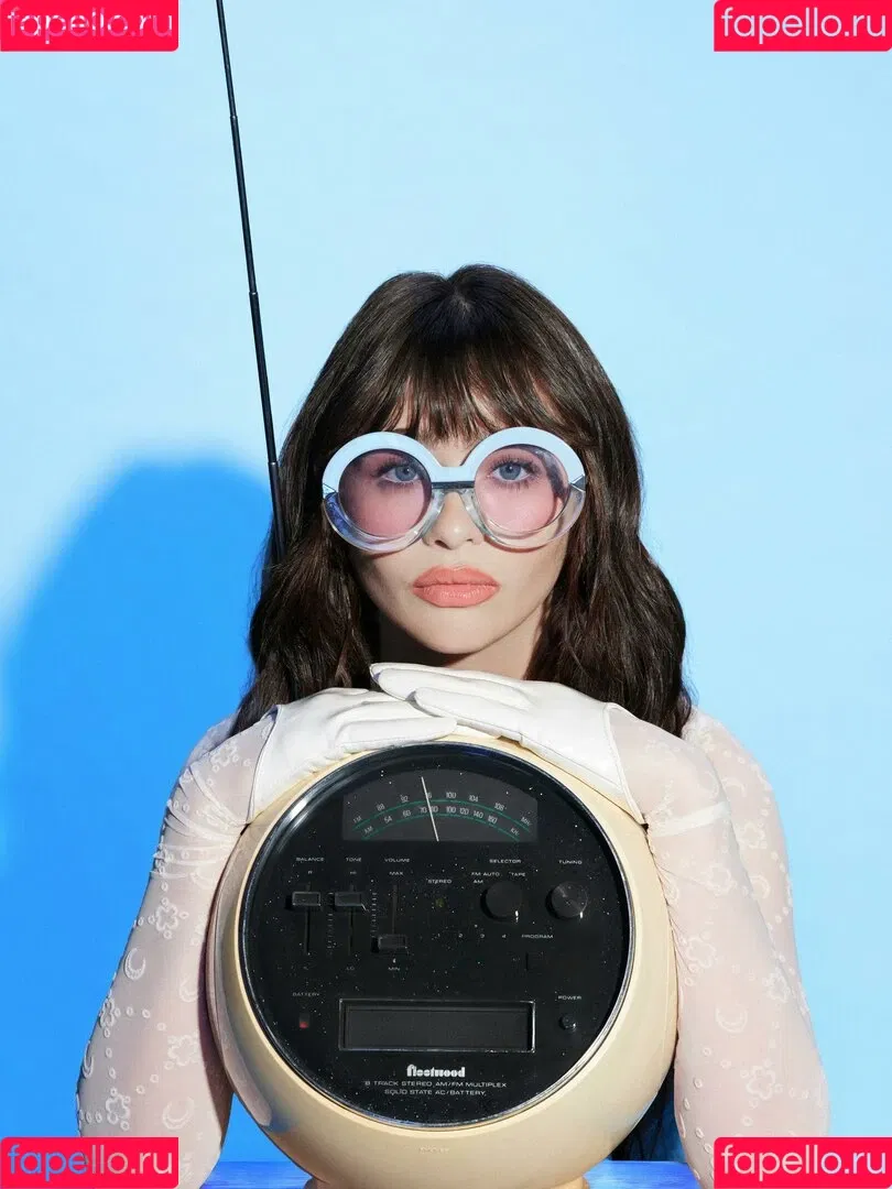 Malina Weissman / malinaweissman Onlyfans Photo Gallery 