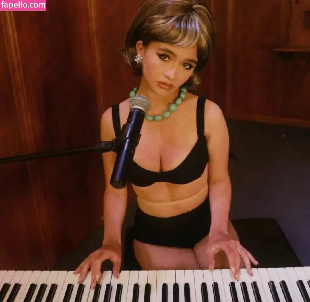 Malina Weissman / malinaweissman Onlyfans Photo Gallery 