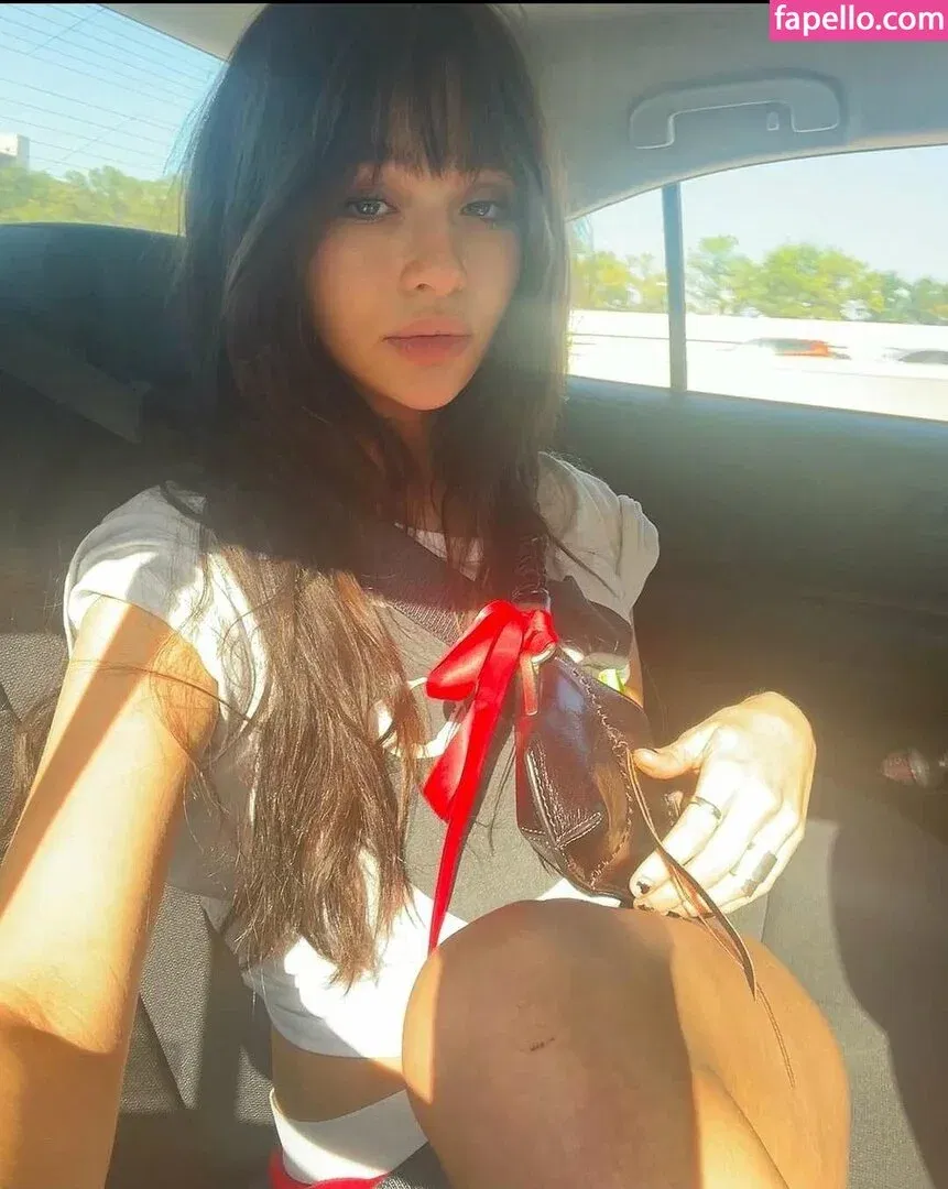 Malina Weissman / malinaweissman Onlyfans Photo Gallery 