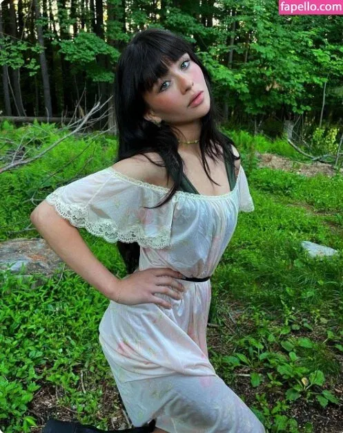 Malina Weissman / malinaweissman Onlyfans Photo Gallery 