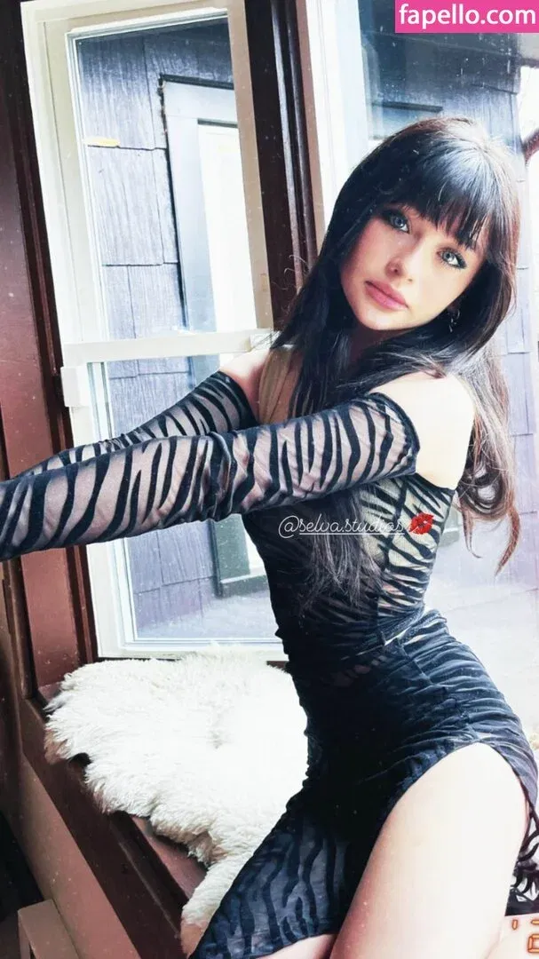 Malina Weissman / malinaweissman Onlyfans Photo Gallery 
