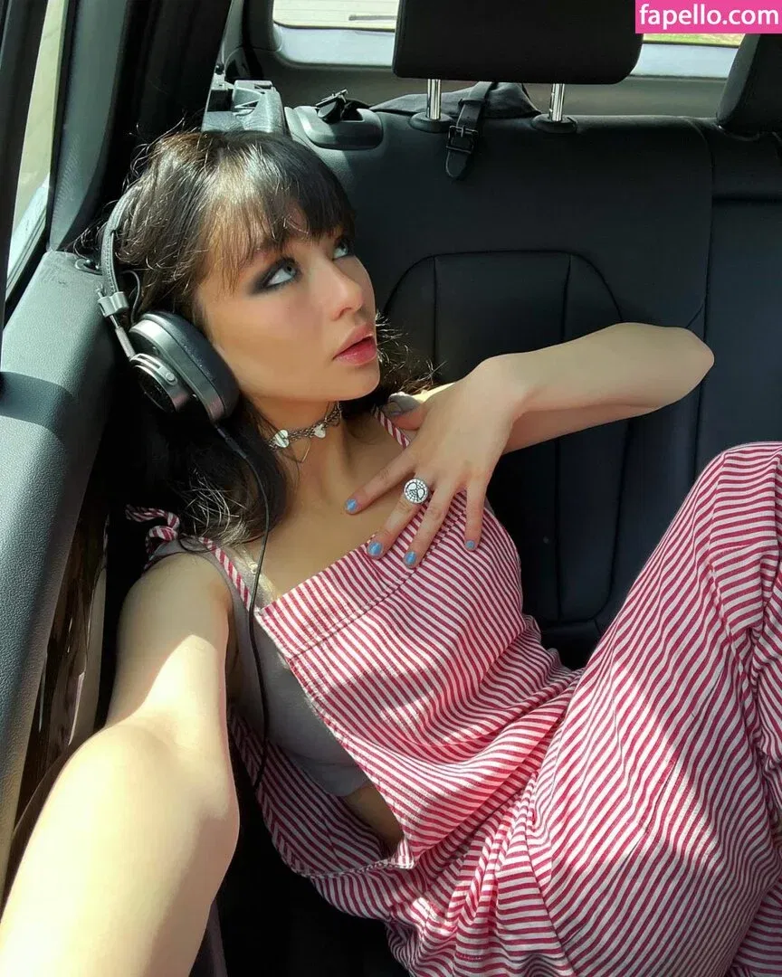 Malina Weissman / malinaweissman Onlyfans Photo Gallery 