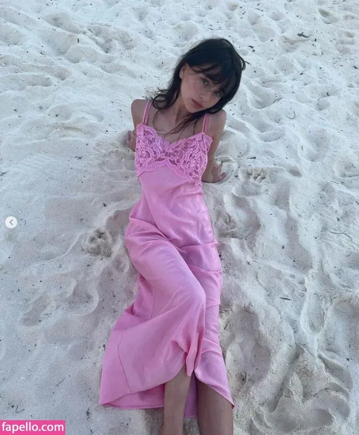 Malina Weissman / malinaweissman Onlyfans Photo Gallery 