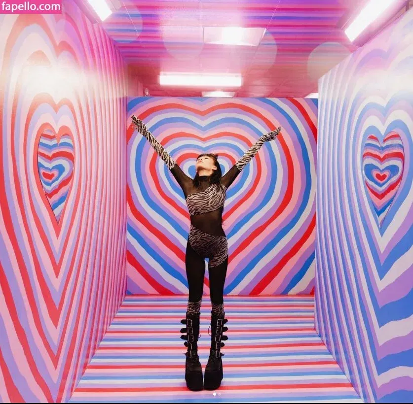 Malina Weissman / malinaweissman Onlyfans Photo Gallery 