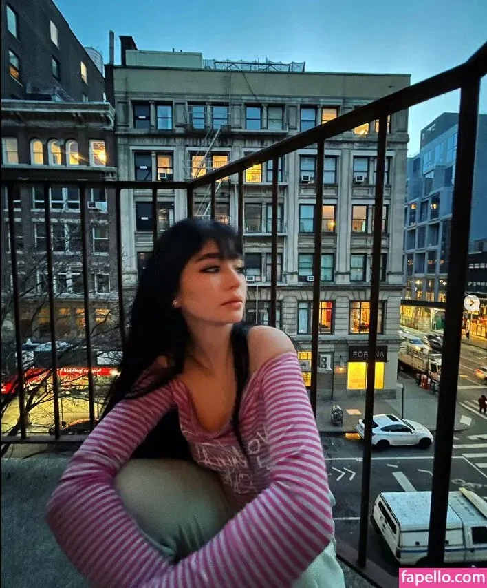 Malina Weissman / malinaweissman Onlyfans Photo Gallery 