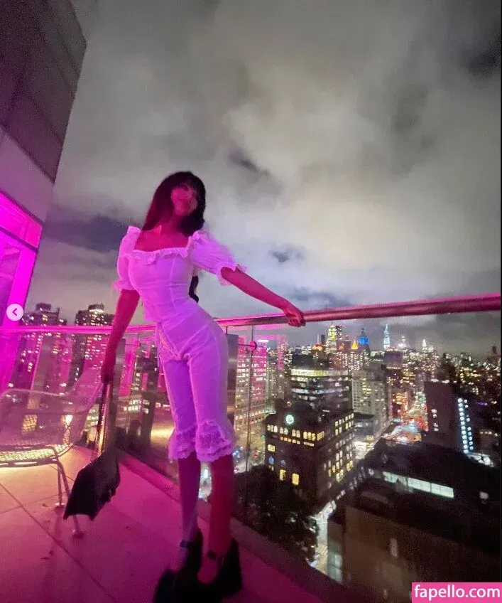 Malina Weissman / malinaweissman Onlyfans Photo Gallery 