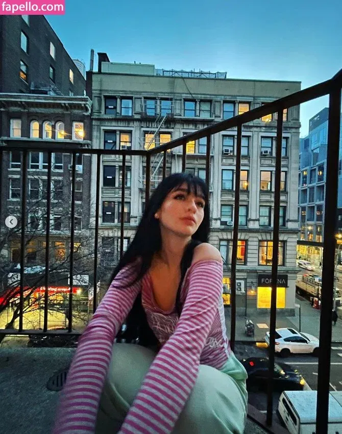 Malina Weissman / malinaweissman Onlyfans Photo Gallery 