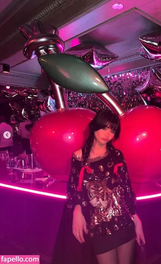 Malina Weissman / malinaweissman Onlyfans Photo Gallery 