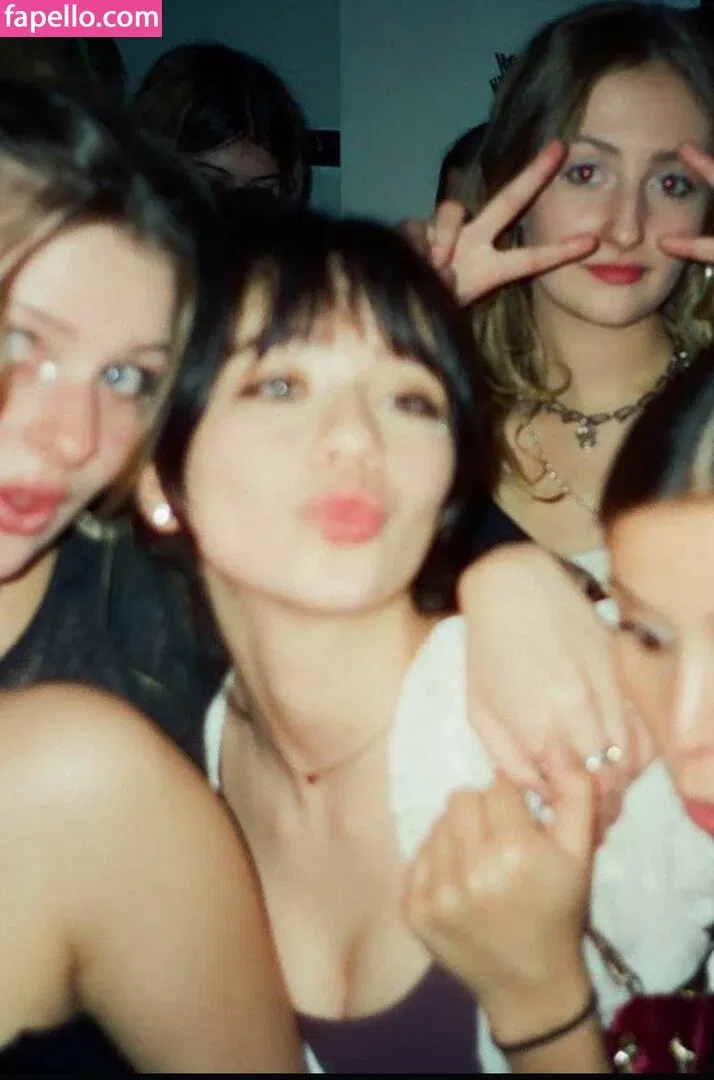 Malina Weissman / malinaweissman Onlyfans Photo Gallery 