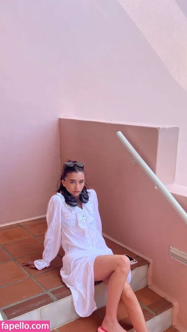 Malina Weissman / malinaweissman Onlyfans Photo Gallery 