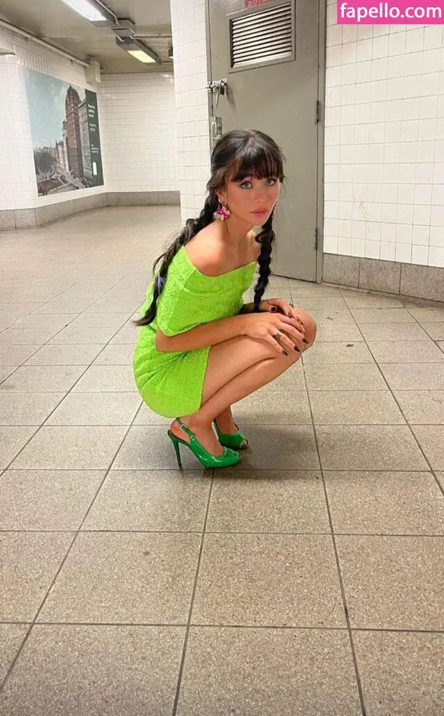 Malina Weissman / malinaweissman Onlyfans Photo Gallery 