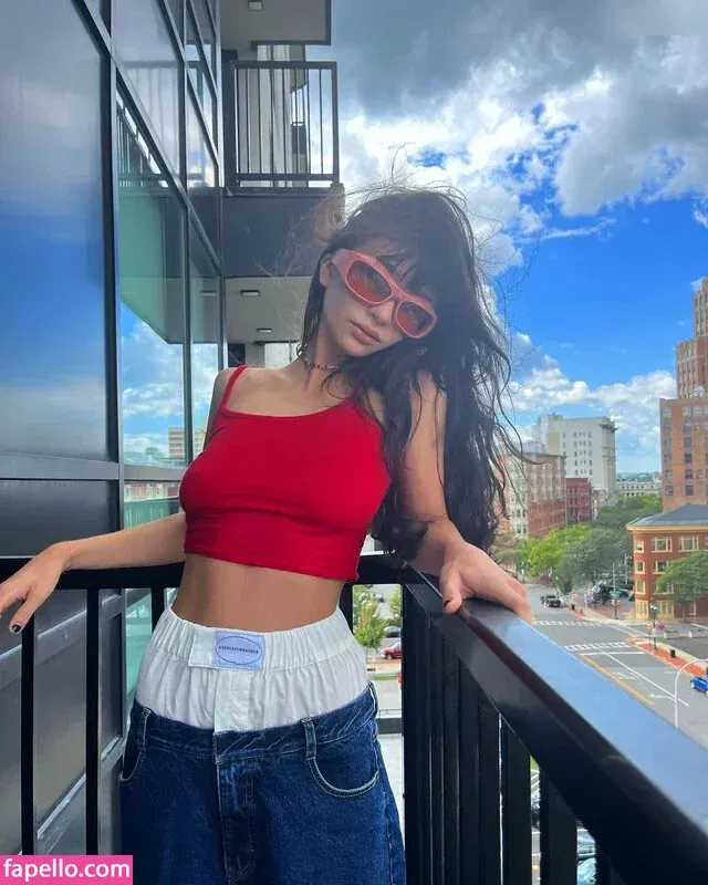 Malina Weissman / malinaweissman Onlyfans Photo Gallery 