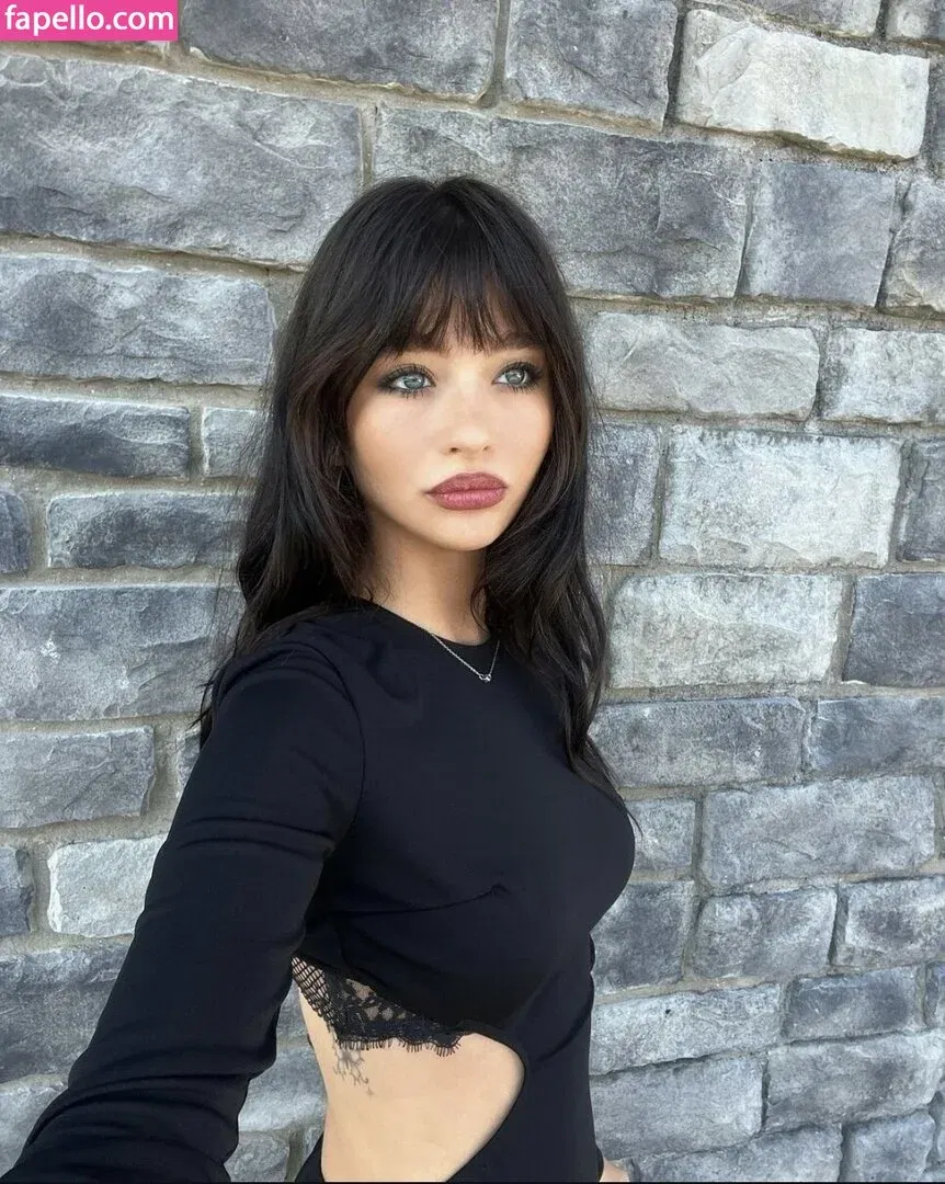 Malina Weissman / malinaweissman Onlyfans Photo Gallery 