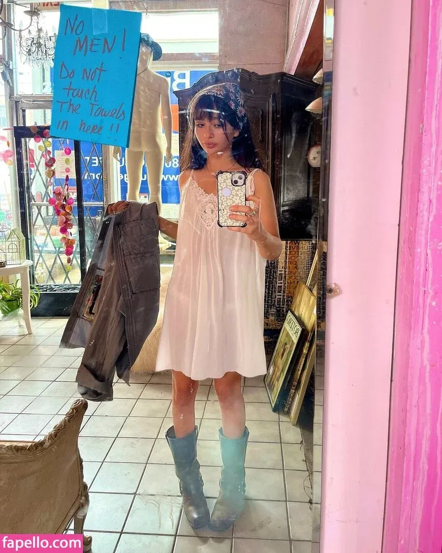 Malina Weissman / malinaweissman Onlyfans Photo Gallery 