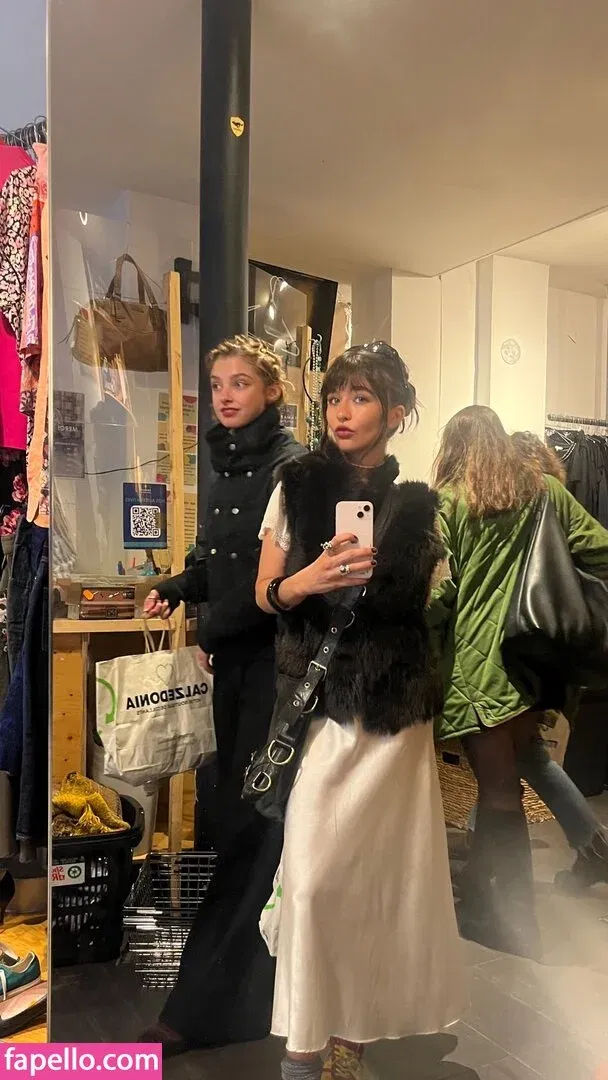 Malina Weissman / malinaweissman Onlyfans Photo Gallery 