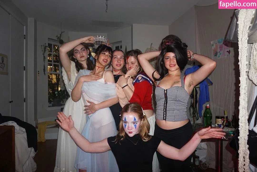 Malina Weissman / malinaweissman Onlyfans Photo Gallery 