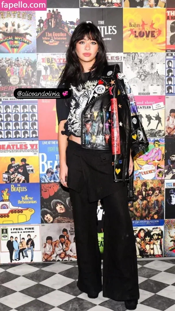 Malina Weissman / malinaweissman Onlyfans Photo Gallery 