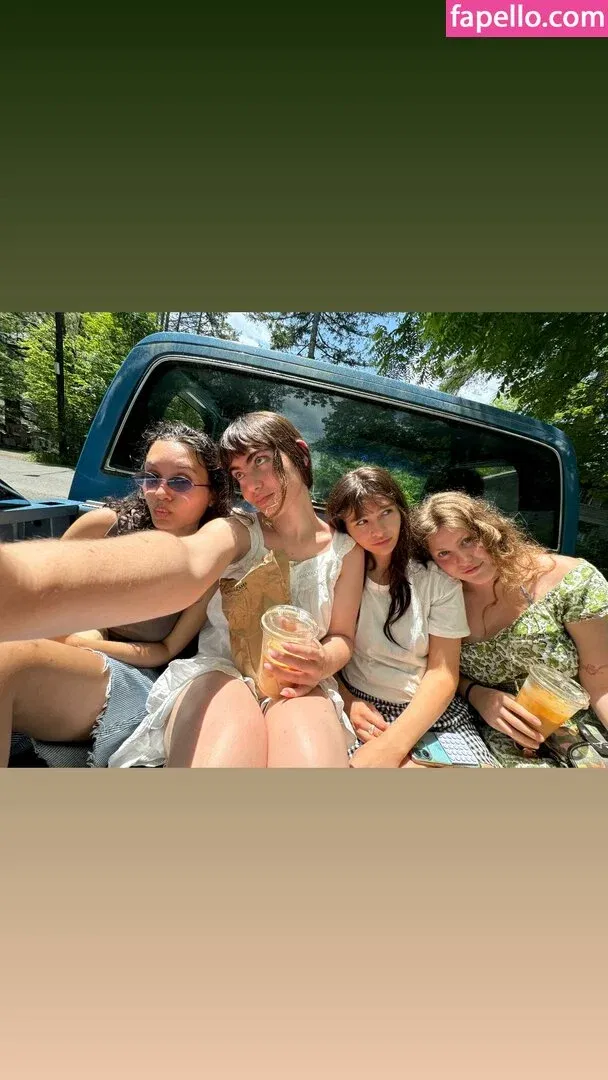 Malina Weissman / malinaweissman Onlyfans Photo Gallery 