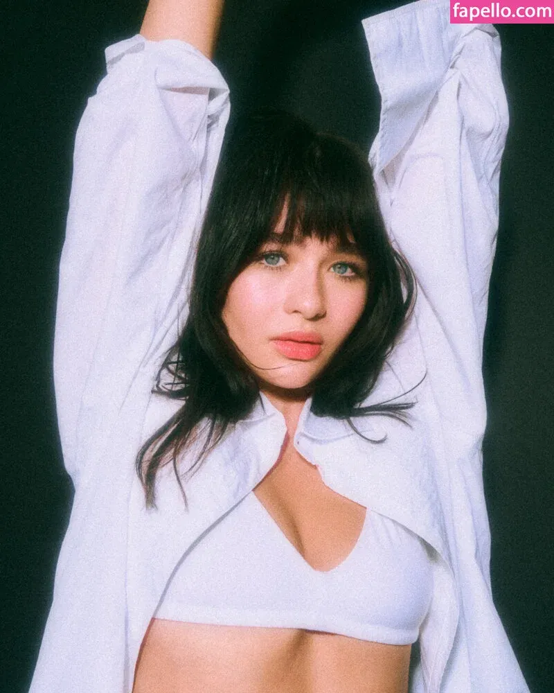 Malina Weissman / malinaweissman Onlyfans Photo Gallery 