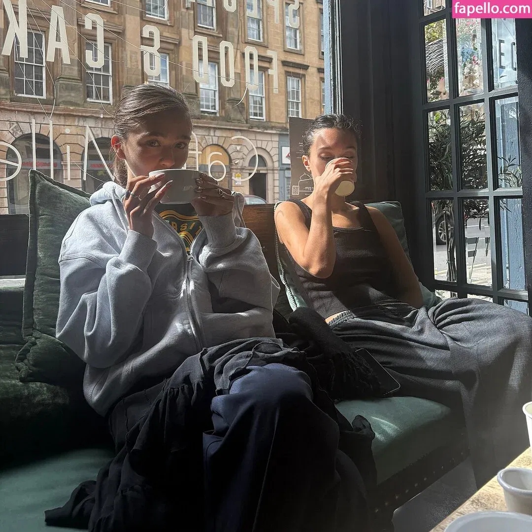 Malina Weissman / malinaweissman Onlyfans Photo Gallery 