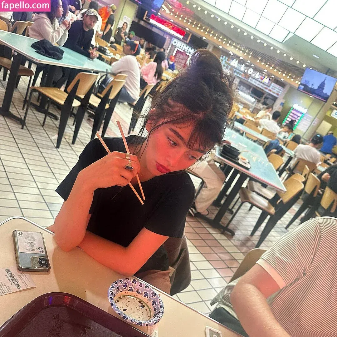 Malina Weissman / malinaweissman Onlyfans Photo Gallery 