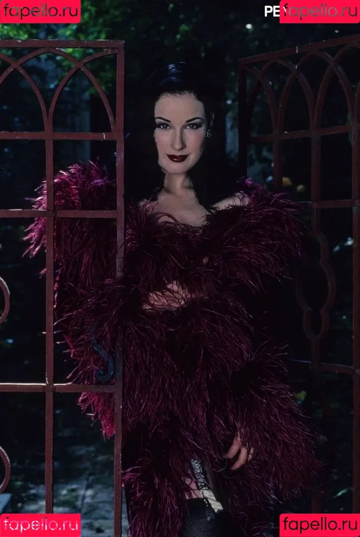 Dita Von Teese / Ditavonteese Onlyfans Photo Gallery 