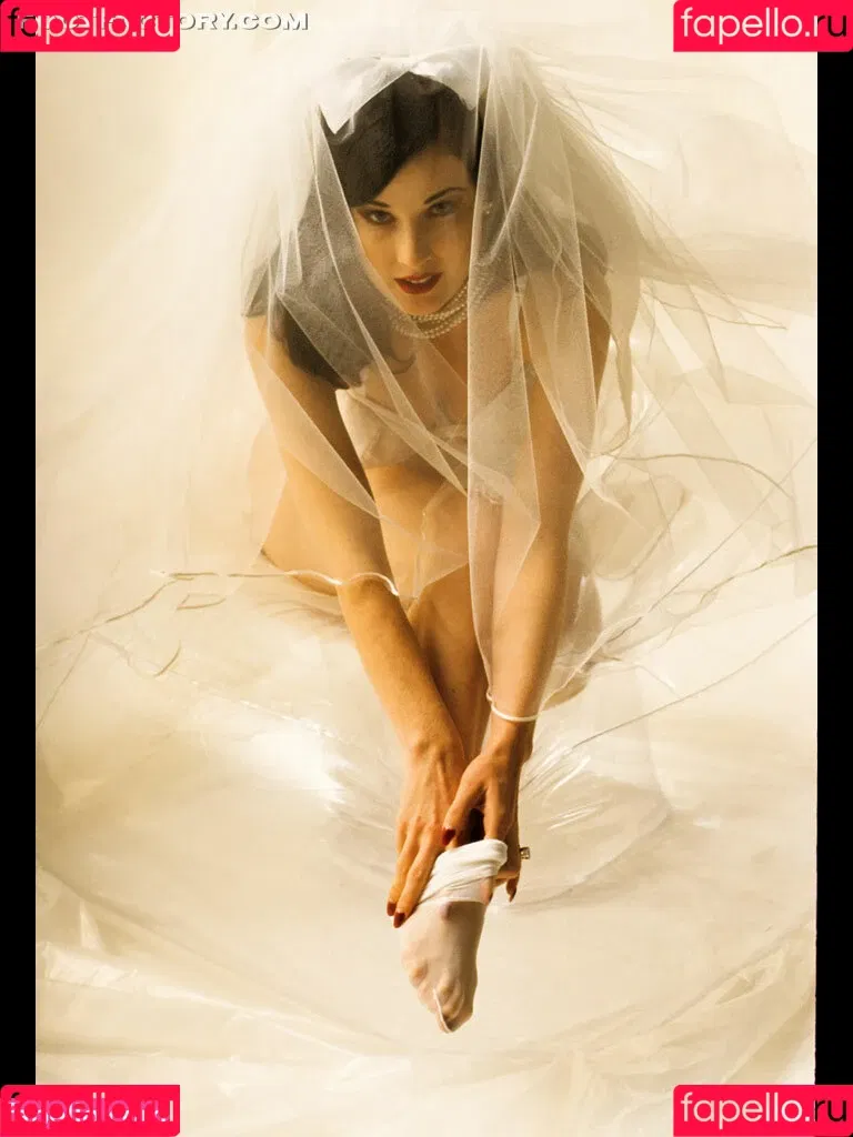 Dita Von Teese / Ditavonteese Onlyfans Photo Gallery 