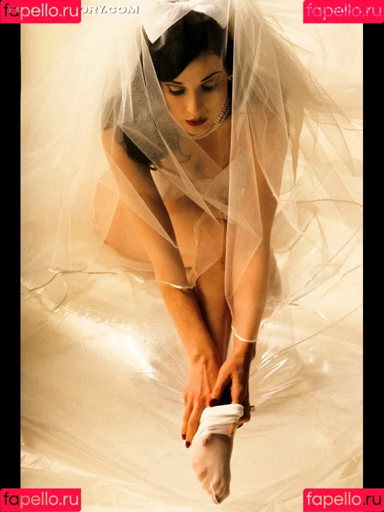 Dita Von Teese / Ditavonteese Onlyfans Photo Gallery 