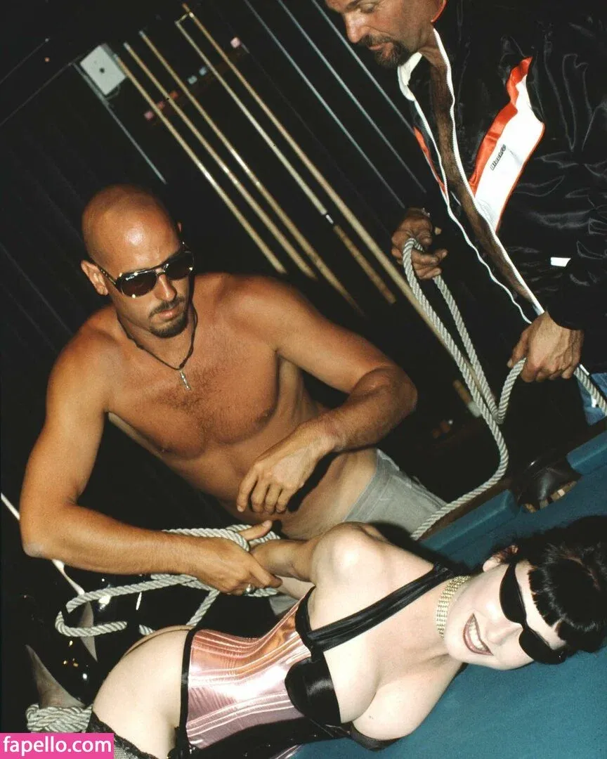 Dita Von Teese / Ditavonteese Onlyfans Photo Gallery 