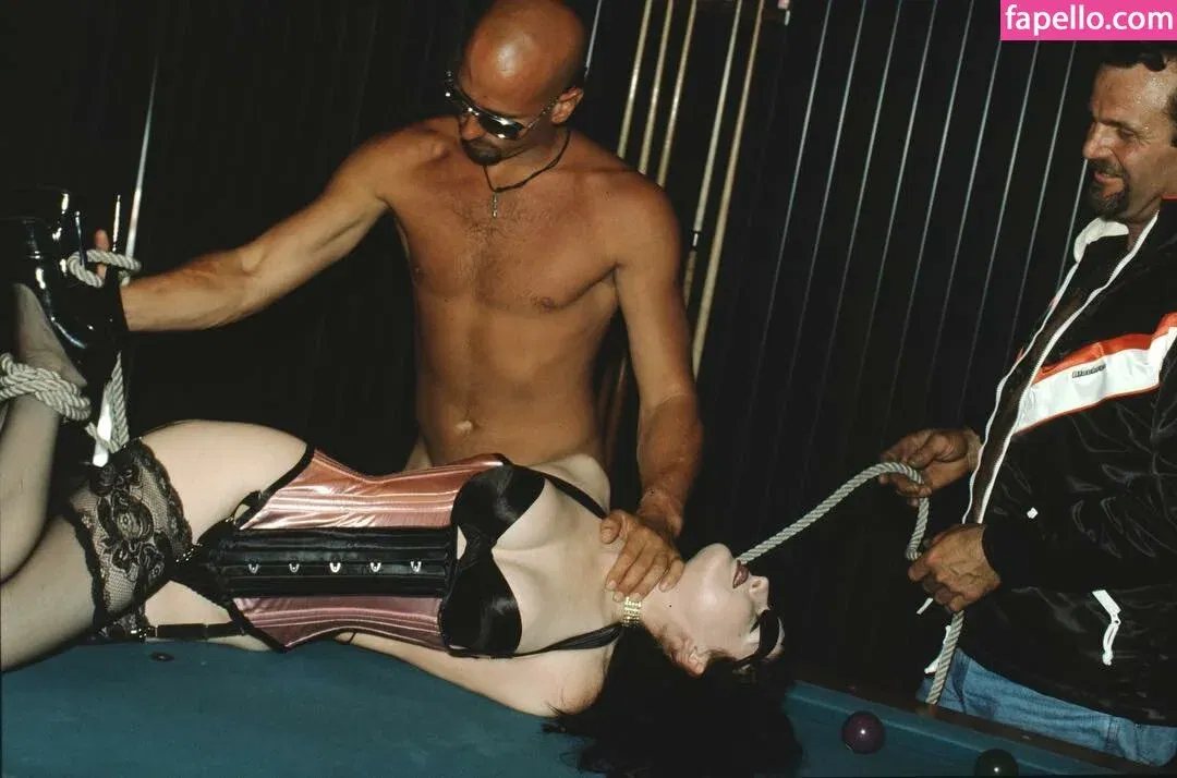 Dita Von Teese / Ditavonteese Onlyfans Photo Gallery 