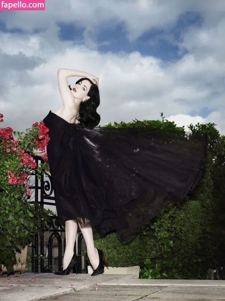 Dita Von Teese / Ditavonteese Onlyfans Photo Gallery 