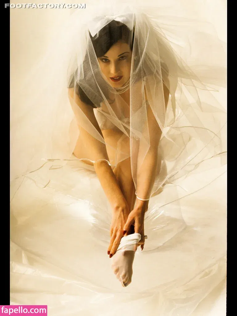 Dita Von Teese / Ditavonteese Onlyfans Photo Gallery 