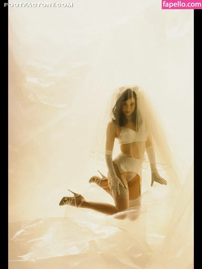 Dita Von Teese / Ditavonteese Onlyfans Photo Gallery 